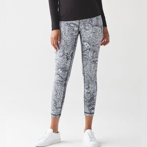 Lululemon High Times Pant Leggings in Antique Paisley White Black size 6